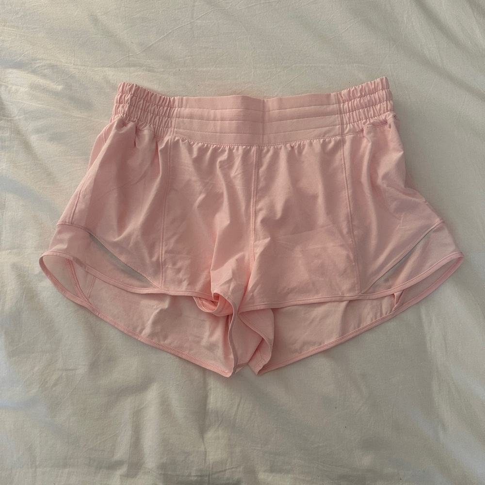 Lululemon hotty hot high rise lined short 2.5